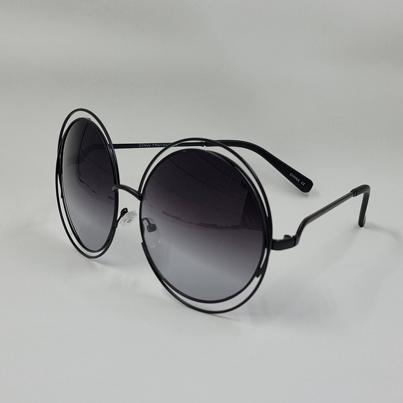 Black Frame Gradient Lens Oversized Women's Fashion Sunglasses Vintage Style - Picture 2 of 2